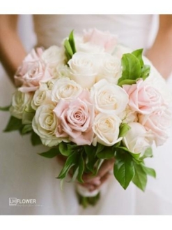 bó hoa cưới cầm tay