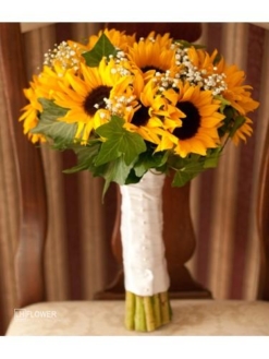 hoa cô dâu cầm tay