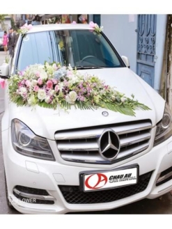 trang trí xe hoa màu trắng