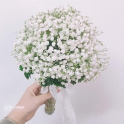 hoa cầm tay cô dâu đơn giản