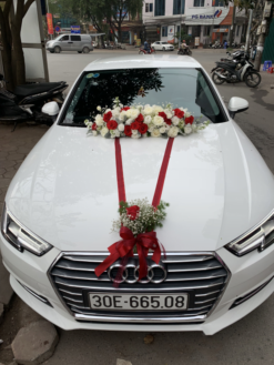 hoa cầm tay cô dâu đơn giản