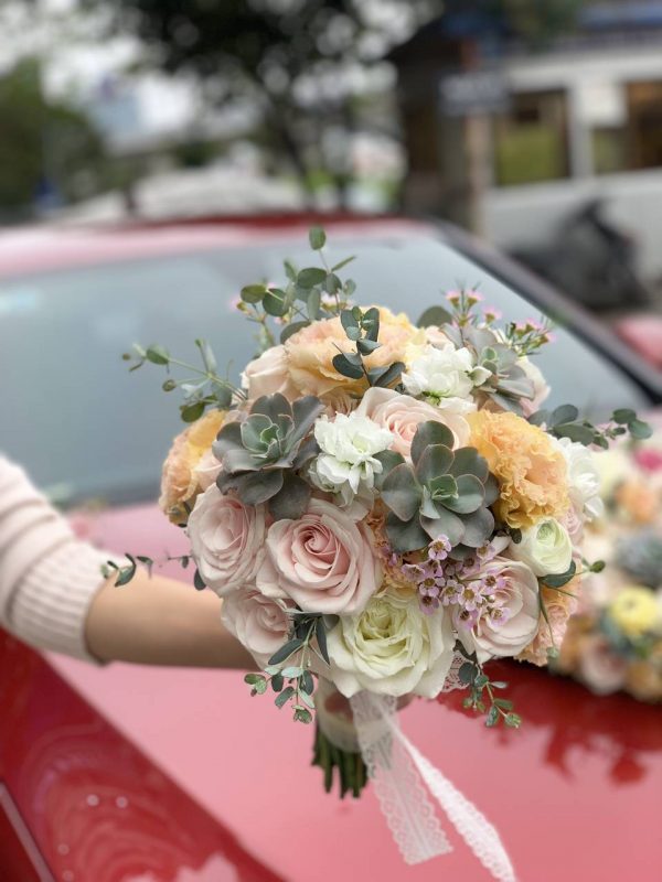 mẫu hoa cưới cầm tay