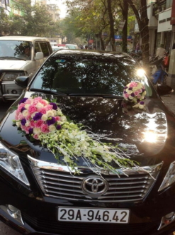 trang trí xe hoa màu đen