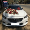 trang trí xe hoa cưới màu trắng