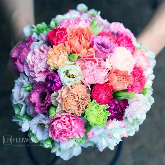 mẫu hoa hồng cưới cầm tay