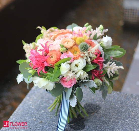 đặt hoa cưới cầm tay