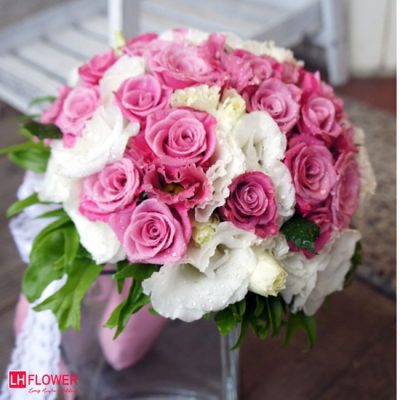 Các kiểu hoa cầm tay cô dâu