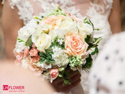 cách tự bó hoa cưới cầm tay